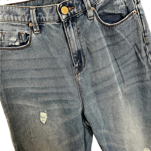 BDG • MOM High Rise Jeans - Picture 2 of 6